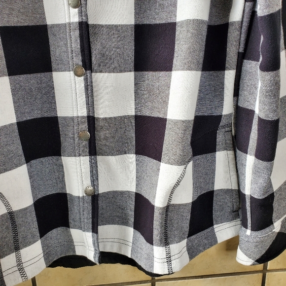 Orvis Fleece lined black & White plaid flannel - Picture 6 of 9